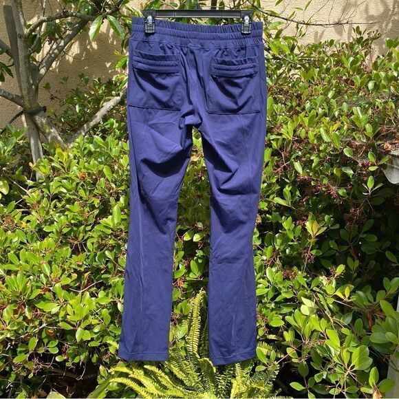 Lorna Jane Uniquely Navy Blue Sweatpants with Pockets. Size Small. EUC! - Picture 3 of 6